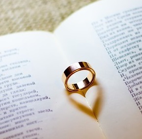 Frost Poem Lovesick wedding ring pixabay 2017 cropped