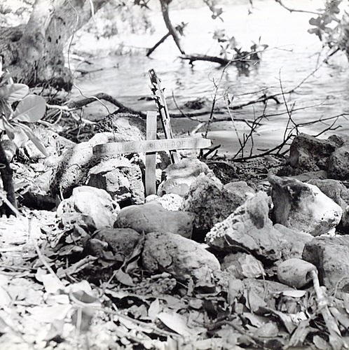 World War II 2023 wikimedia Solitary_Grave_on_Guadalcanal_Cost,_circa_1942
