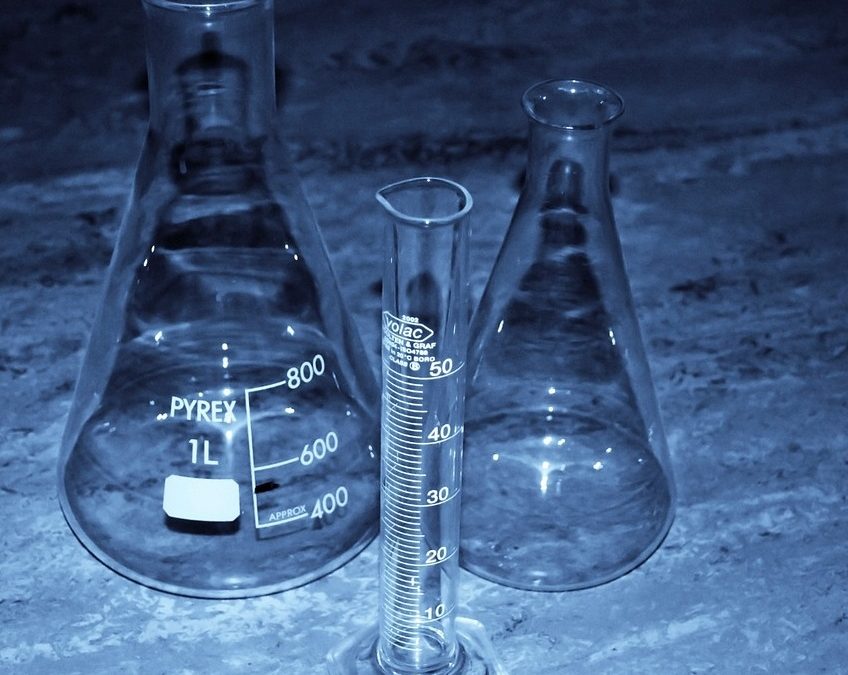 Beakers tubes chemistry 2023 pixabay analysis-218857_1280