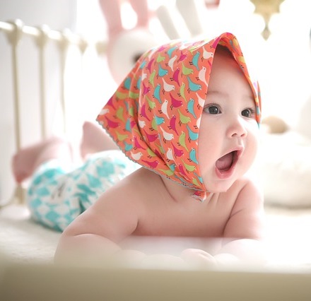 Baby scarf 2024 pixabay baby-1607552_640