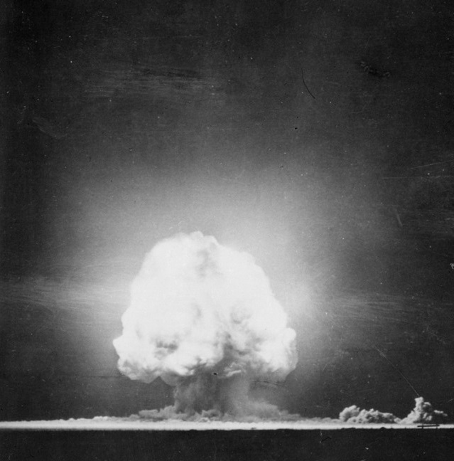 Atomic nuclear alamogordo 2024 wikimedia Trinity_explosion_at_Los_Alamos,_New_Mexico_-_NARA_-_558571 cropped