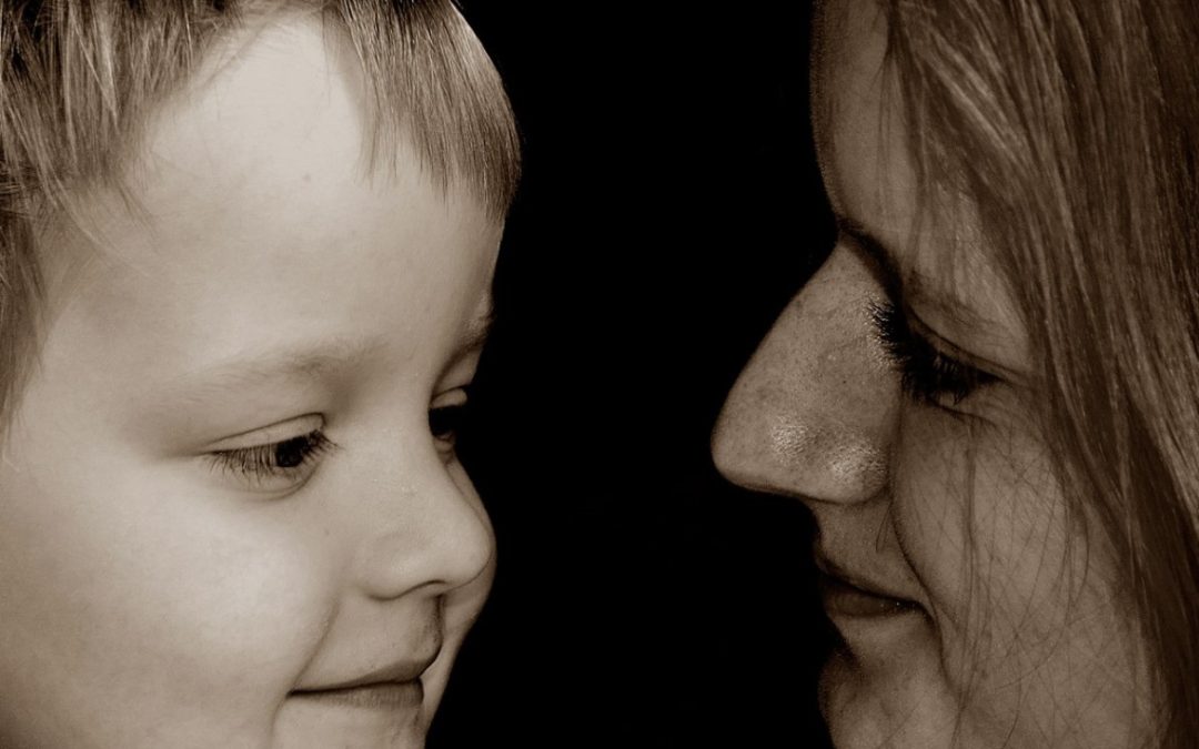 Woman and child talking Public Domain 2017 cropped