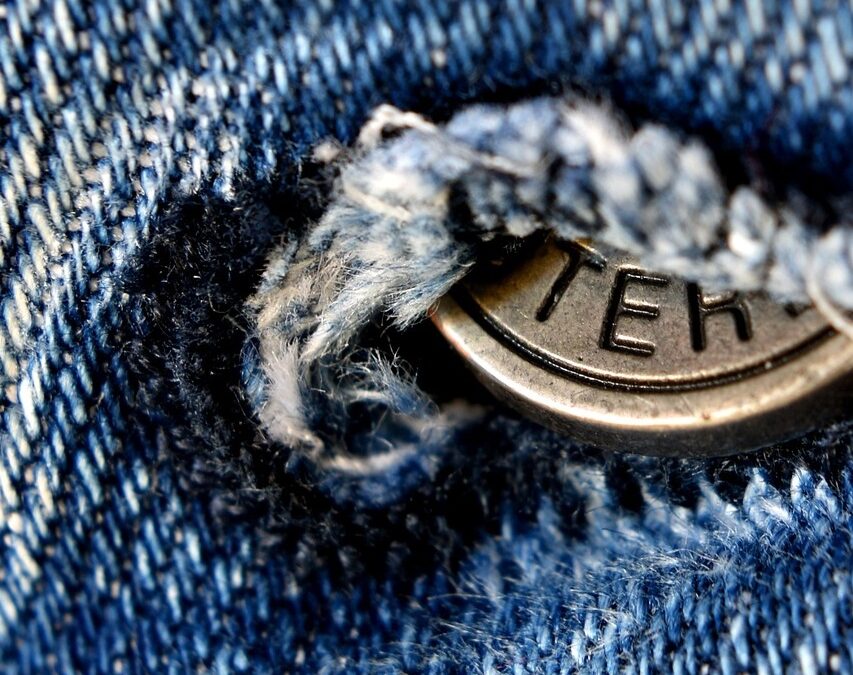 button hole 2025 pixabay jeans-4420943_1280