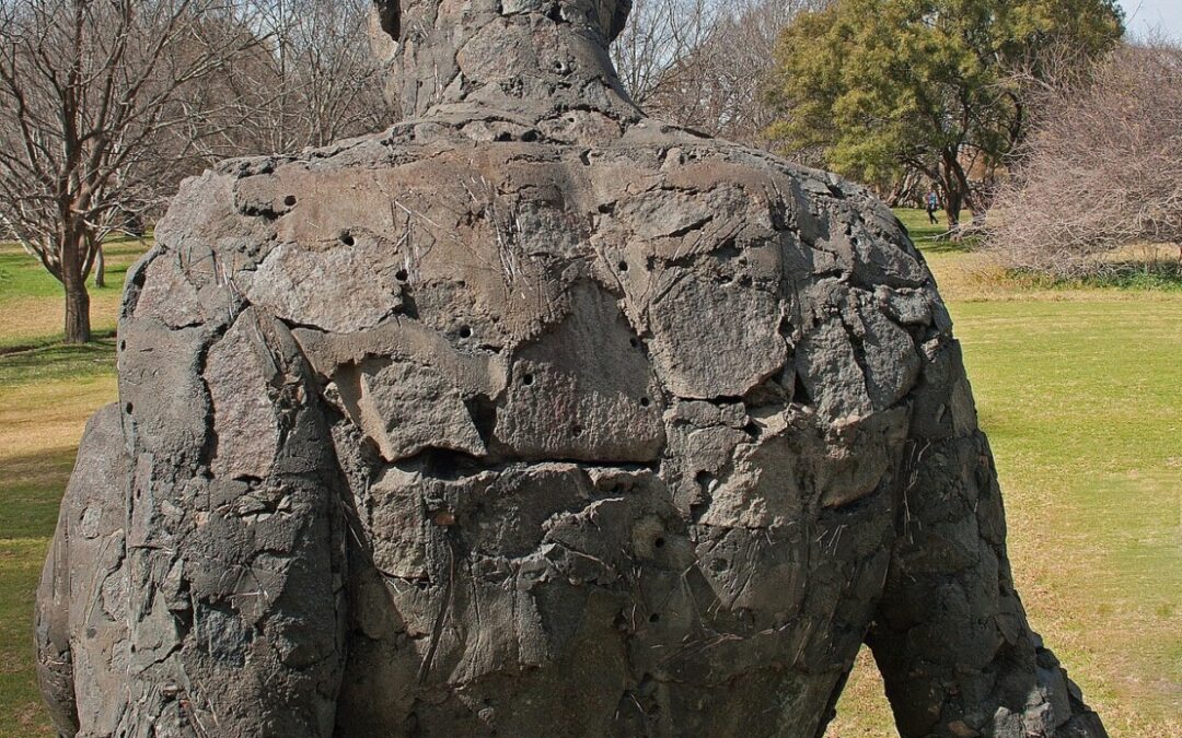 Man look away statue 2019 pixabay sculpture-2462516_1920 cropped