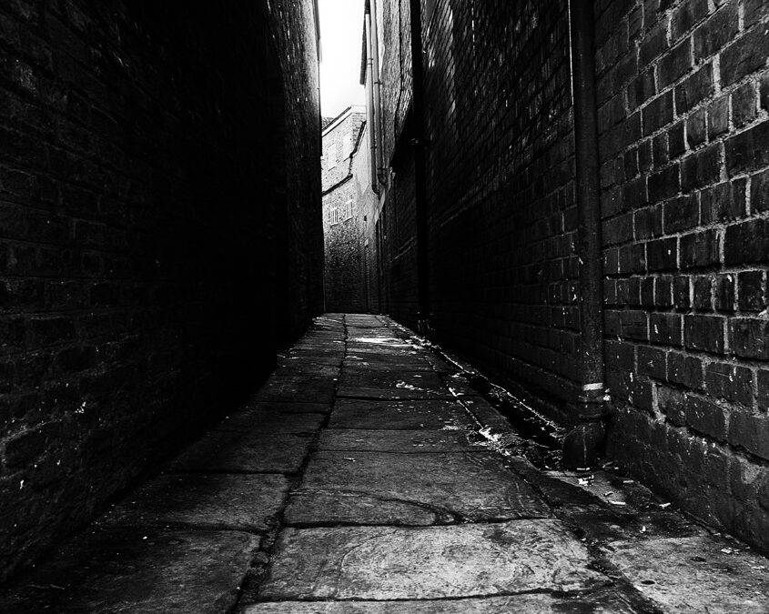 Lonely empty street public domain 2019 dark-street cropped