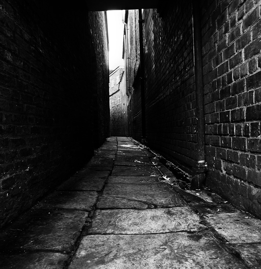 Lonely empty street public domain 2019 dark-street cropped