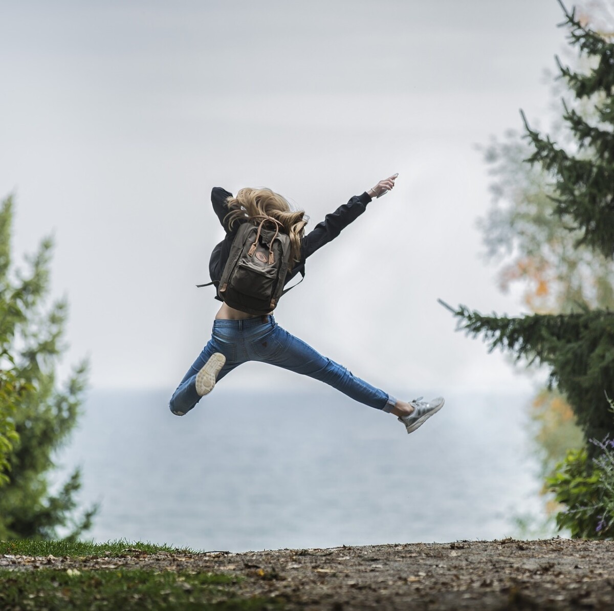 Child jumping pixabay 2018 adventure-1868817_1920