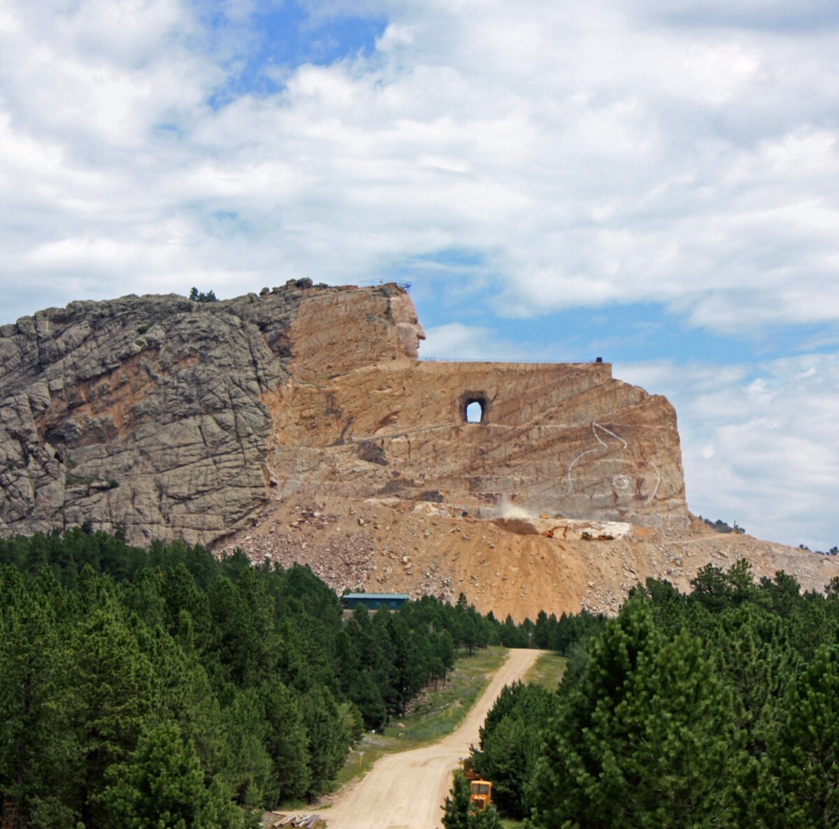 Crazy Horse wikimedia 2018 Crazy_Horse_Memorial_2010