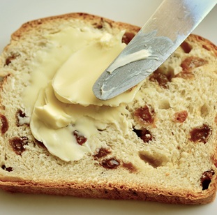 butter buttah 2026 pixabay congerdesign-raisin-bread-3191004_1920 cropped